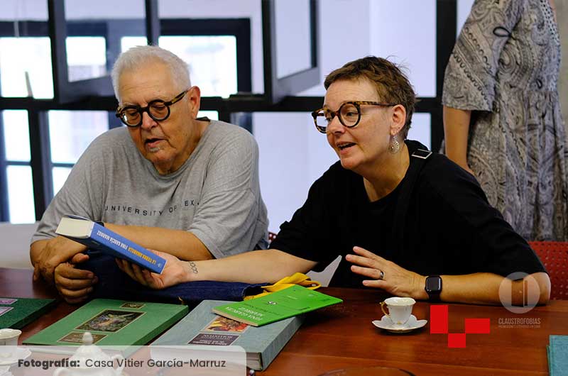 Visita de Víctor Rodríguez Núñez y Katherine Hedeen, traductores de la poesía de Fina García Marruz