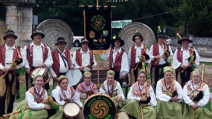 Sábado día 26 de julio coros ronda, pandereteras, gaitas, rabelistas y folk en la Plaza Duques de la Victoria de Ramales Sábado día 26 de julio coros ronda, pandereteras, gaitas, rabelistas y folk en la Plaza Duques de la Victoria de Ramales