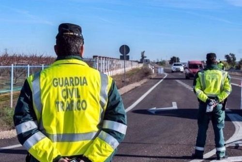 La Guardia Civil detiene a cuatro personas por presunta apropiación indebida de biondas La Guardia Civil detiene a cuatro personas por presunta apropiación indebida de biondas