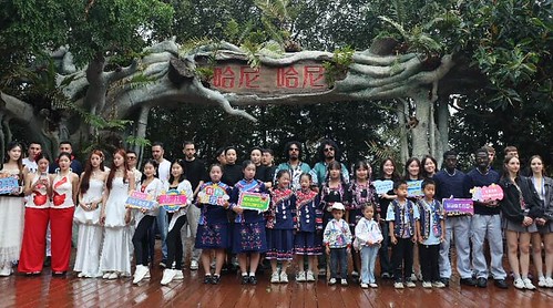 La provincia china de Yunan triunfa con su sorprendente festival internacional de gemelos La provincia china de Yunan triunfa con su sorprendente festival internacional de gemelos